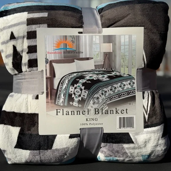 Geometric New Flannel soft king size blanket Aztec print Black White Gray - Picture 2 of 3